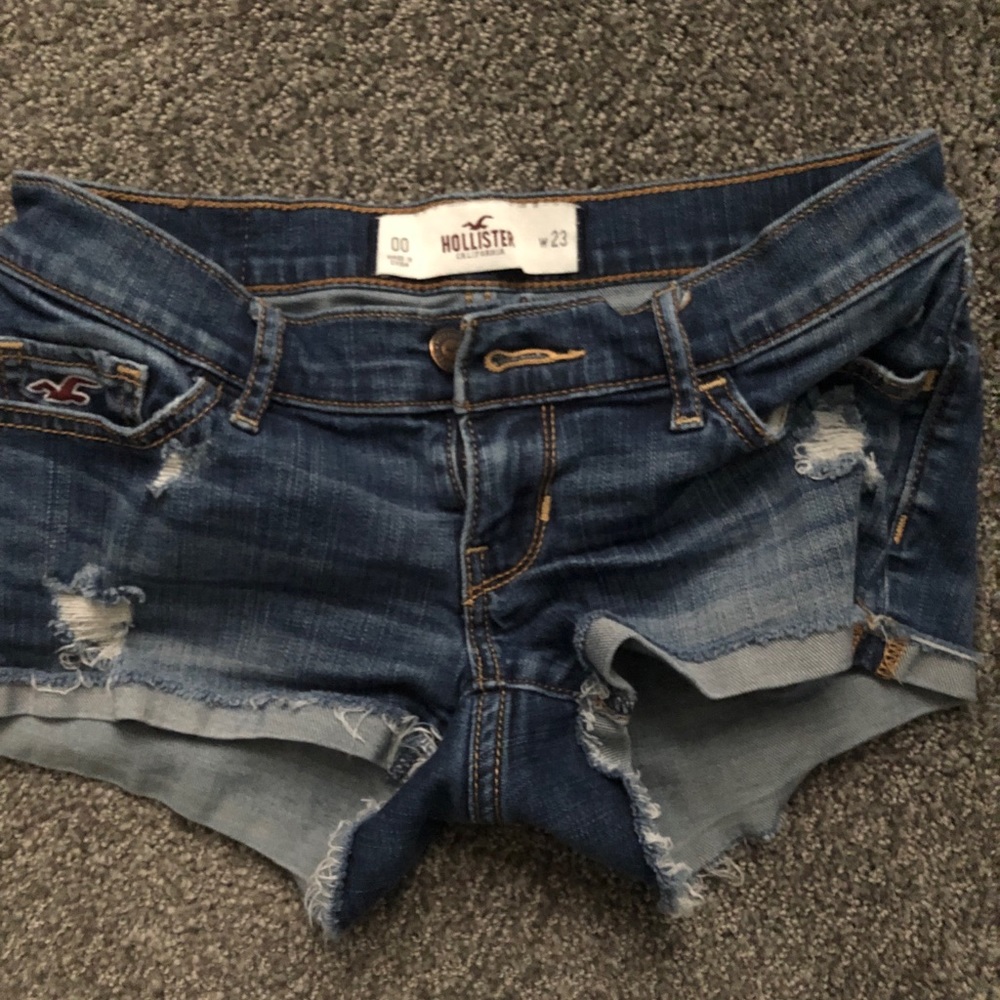 Hollister distressed shorts